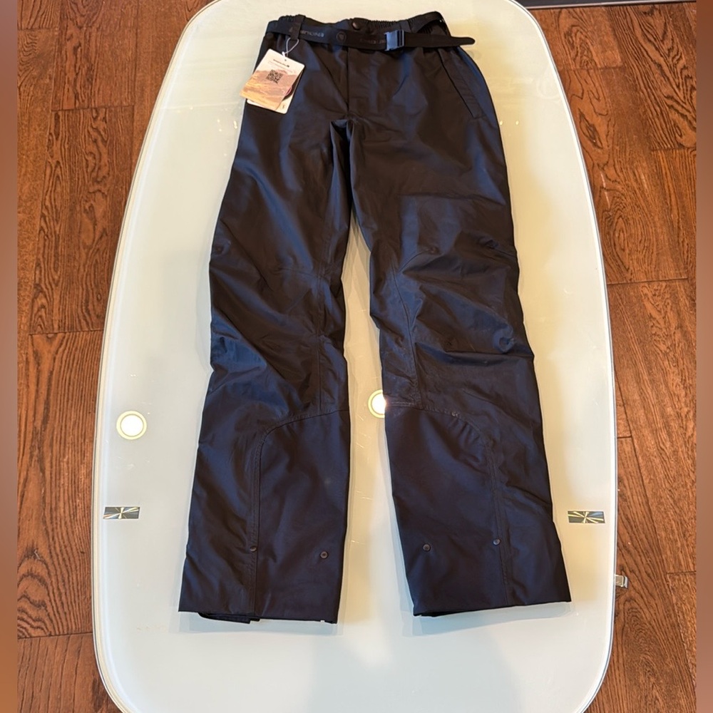 Endura Gridlock Overpant - woman’s size S
